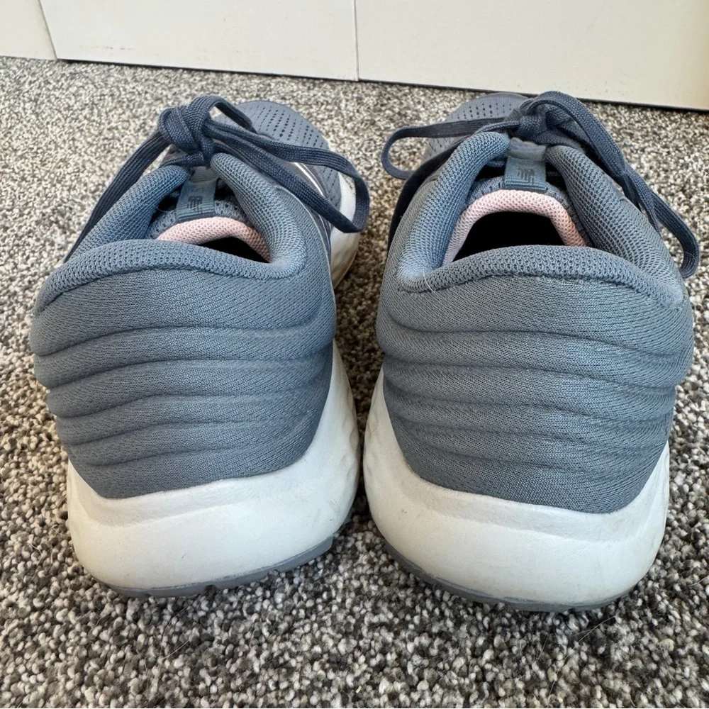 New Balance 520 Women’s Running Shoes Sneaker size 8